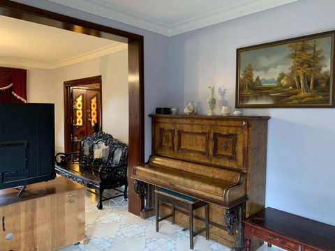 Thomastown Antique House Room 3 - Tourism Caloundra 2