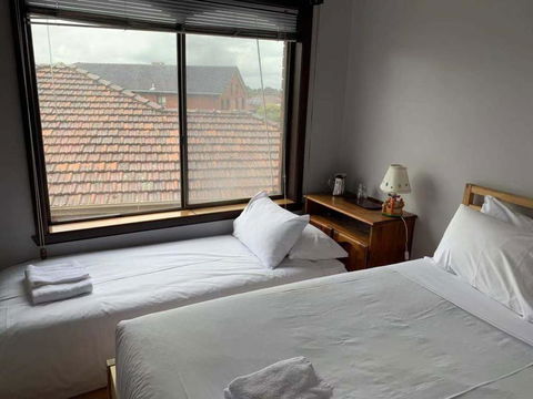 Thomastown Antique House Room 3 - Tourism Caloundra 0