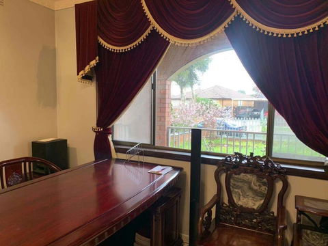 Thomastown Antique House Room 4 - Tourism Caloundra 2