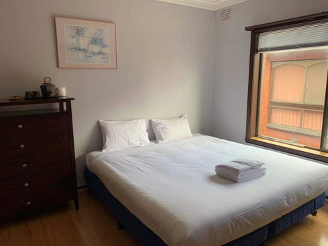 Thomastown Antique House Room 4 - Tourism Caloundra 0