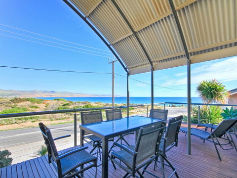 Through The Looking Glass - Tourism Caloundra 0