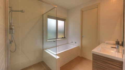 Tides Reach - Tourism Caloundra 2