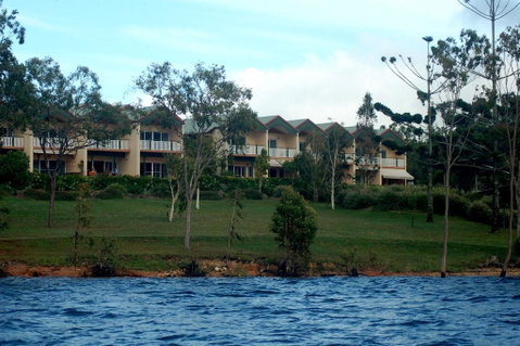 Tinaroo Lake Resort - Tourism Caloundra 2