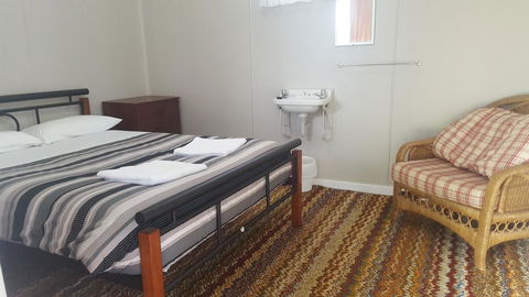 Tingle All Over Budget Accommodation - Tourism Caloundra 1