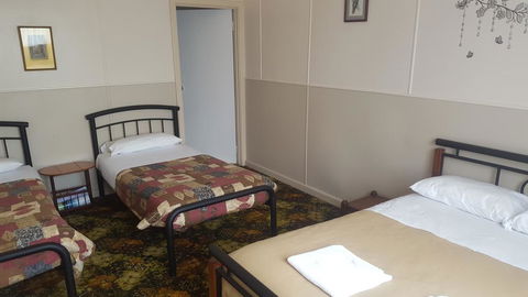 Tingle All Over Budget Accommodation - Tourism Caloundra 2