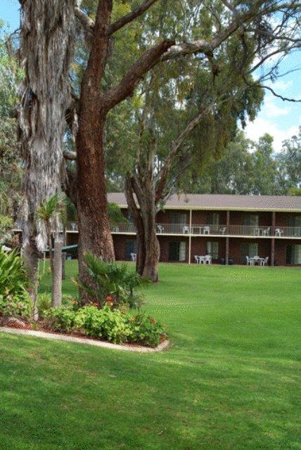 Tocumwal Golf Resort - Tourism Caloundra 3