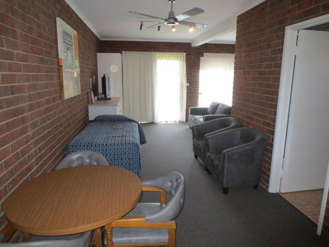Tocumwal Golf Resort - Tourism Caloundra 1