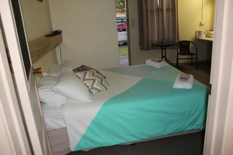 Tocumwal Hotel Motel (The Palms) - Tourism Caloundra 0