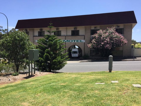 Tollgate Motel - Tourism Caloundra 0