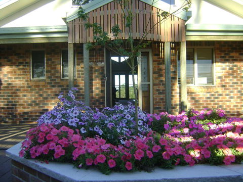 Tracks End Retreat - Tourism Caloundra 0