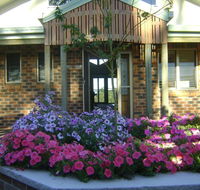 Tracks End Retreat - Tourism Caloundra