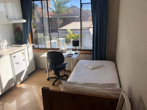 Traveler's Affordable Studio Unit (Beverly Hills) - Tourism Caloundra 2