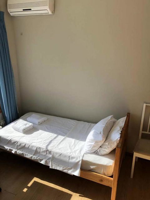 Traveler's Affordable Studio Unit (Beverly Hills) - Tourism Caloundra 3