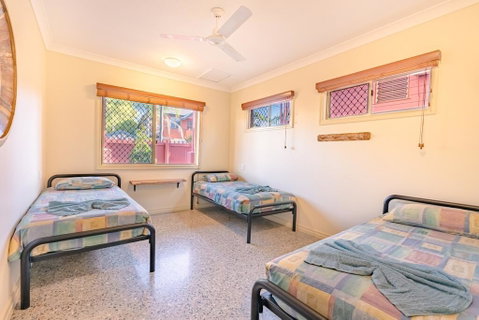 Travellers Oasis - Tourism Caloundra 2