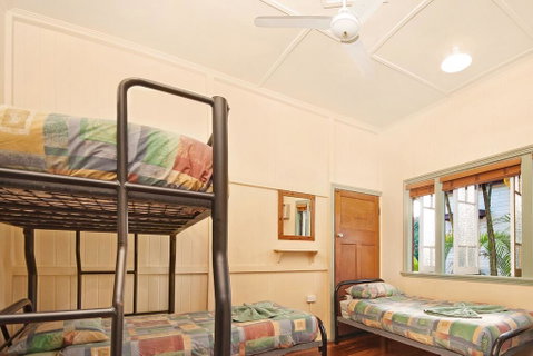 Travellers Oasis - Tourism Caloundra 1