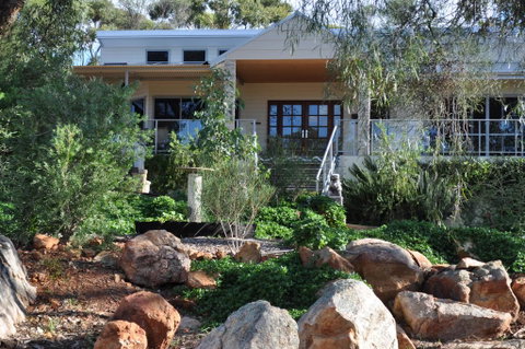 Tree Lodge - Tourism Caloundra 0