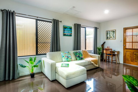 Tropic Studio, A Unique Hidden Gem! - Tourism Caloundra 2