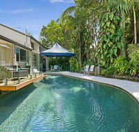 Tropical 5 bedroom family getaway in Noosa Heads