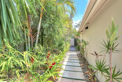 Tropical Oasis - Tourism Caloundra 2