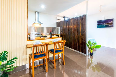 Tropic Studio, A Unique Hidden Gem! - Tourism Caloundra 3