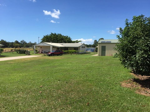 Tropical Retreat - Tourism Caloundra 0