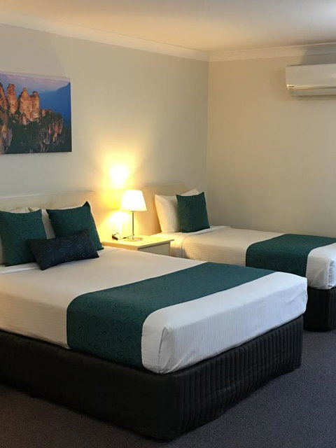 Tuckerbox Motor Inn - Tourism Caloundra 1