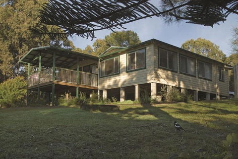 Tuckers Rocks Cottage - Tourism Caloundra 0