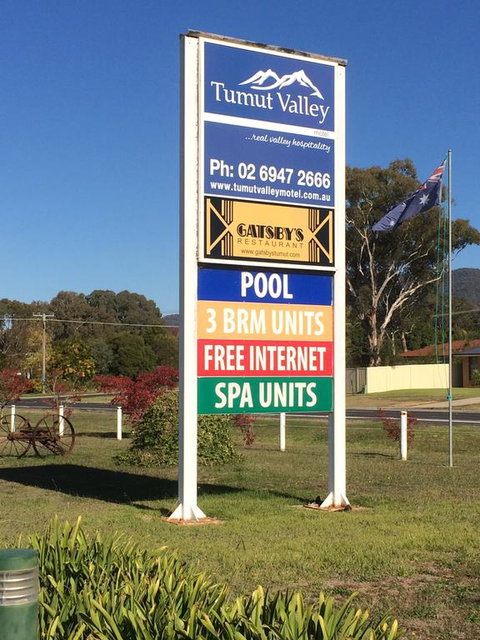 Tumut Valley Motel - Tourism Caloundra 3