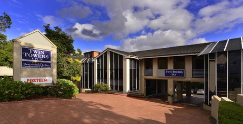 Twin Towers Inn - Tourism Caloundra 0