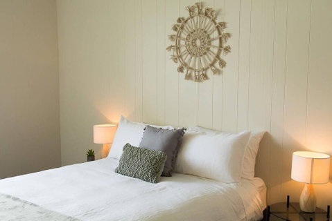 Two Bedroom Gem, Short Drive To MONA - Tourism Caloundra 1
