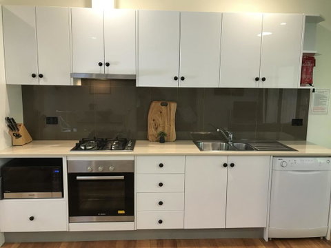 Tyntynder Garden Cottage 4 - Tourism Caloundra 0