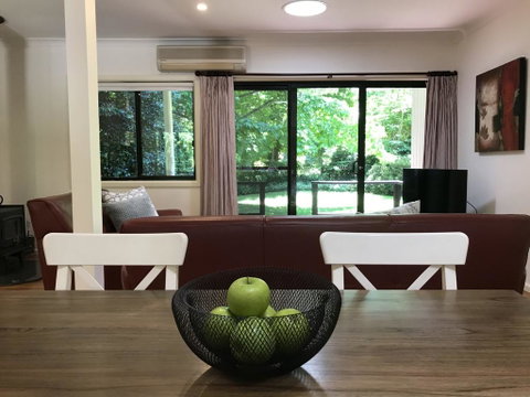 Tyntynder Garden Cottage 4 - Tourism Caloundra 3