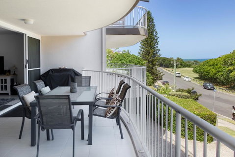 Unit 2 Point Break Apartments, 1-3 Point Arkwright, Linen Incl - Tourism Caloundra 2