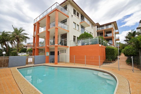 Unit 2, Cooltoro Court, 7 Frank Street Coolum Beach, 400 BOND, LINEN INCLUDED - Tourism Caloundra 1