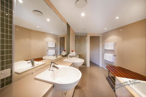 Unit 3 Loka Santi - Tourism Caloundra 3