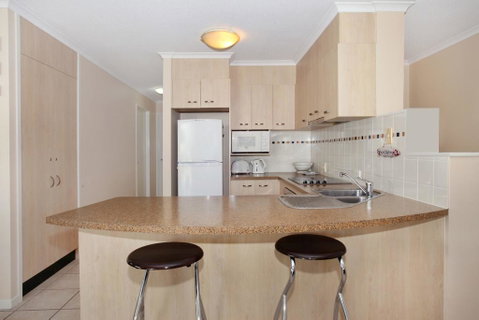 Unit 3, On The Park, 22 Frank Street Coolum Beach, 400 BOND, LINEN INCLUDED - Tourism Caloundra 3