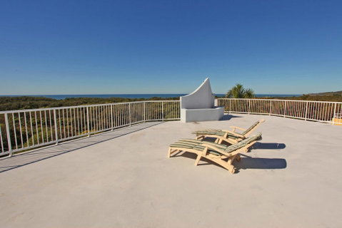 Unit 4, Coolum Sands Apartments, 34 First Avenue Coolum Beach, 400 BOND, LINEN SUPPLIED - Tourism Caloundra 3