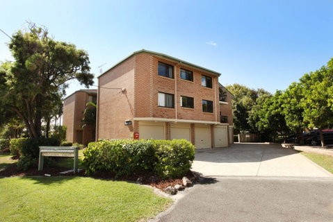 Unit 7, Belander Court, 34 Perry Street Coolum Beach, AIR CONDITIONED, 400 BOND, LINEN SUPPLIED - Tourism Caloundra 0