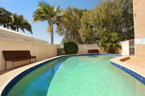 Unit 7, Belander Court, 34 Perry Street Coolum Beach, AIR CONDITIONED, 400 BOND, LINEN SUPPLIED - Tourism Caloundra 3