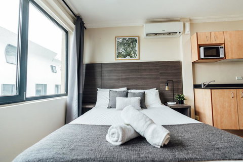 UNO Hotel Sydney - Tourism Caloundra 0