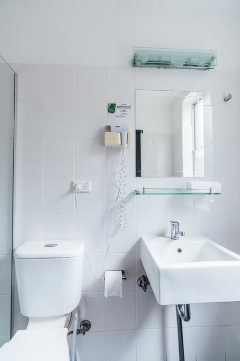 UNO Hotel Sydney - Tourism Caloundra 3