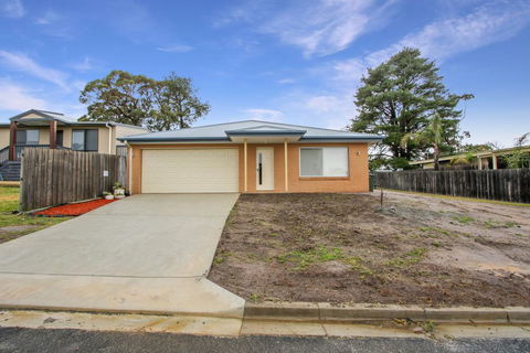 V & V Family Dream Away - Tourism Caloundra 2