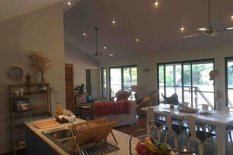 Valley Views Lodge Port Douglas - Tourism Caloundra 0