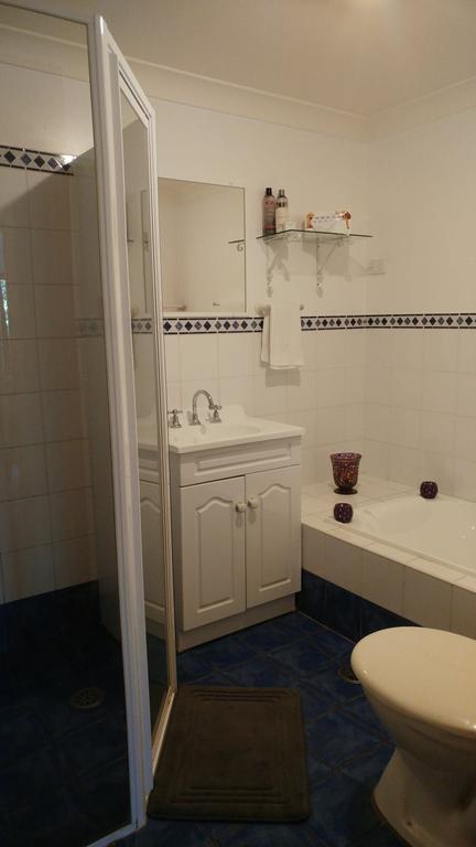 Ven & Marks Place - Tourism Caloundra 3