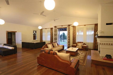 Verona House - Tourism Caloundra 3