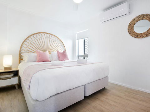 Ventura Beach Motel 2 Bed Poolside - Unit 4 - Tourism Caloundra 0