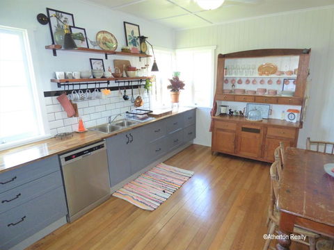 Victoria House - Tourism Caloundra 2