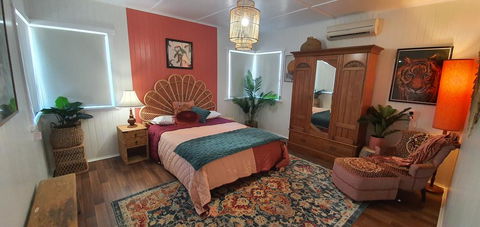 Victoria House - Tourism Caloundra 0