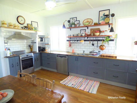 Victoria House - Tourism Caloundra 1