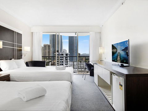 View - In Heart Of Surfers Paradise - Tourism Caloundra 3